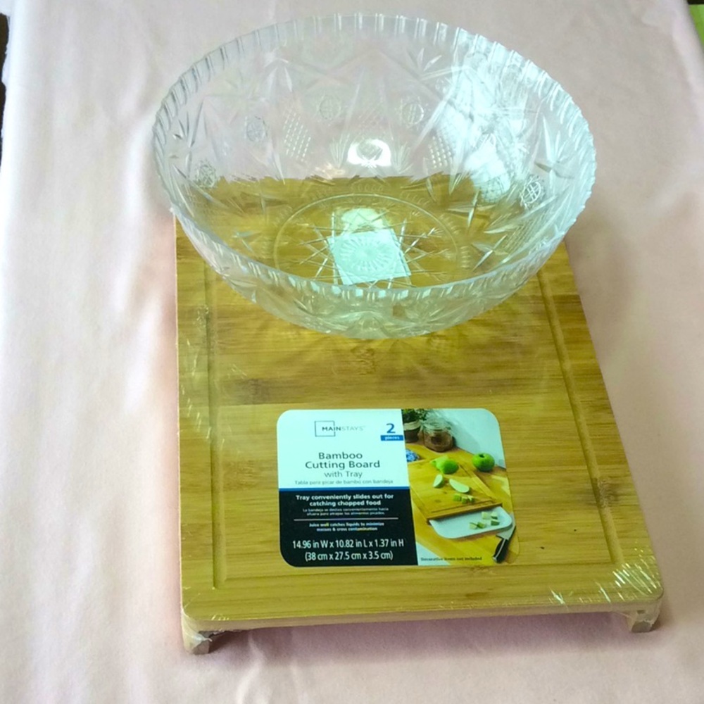 FINAL SALE PRICE Mainstays Bamboo Cutting Board + Bowl